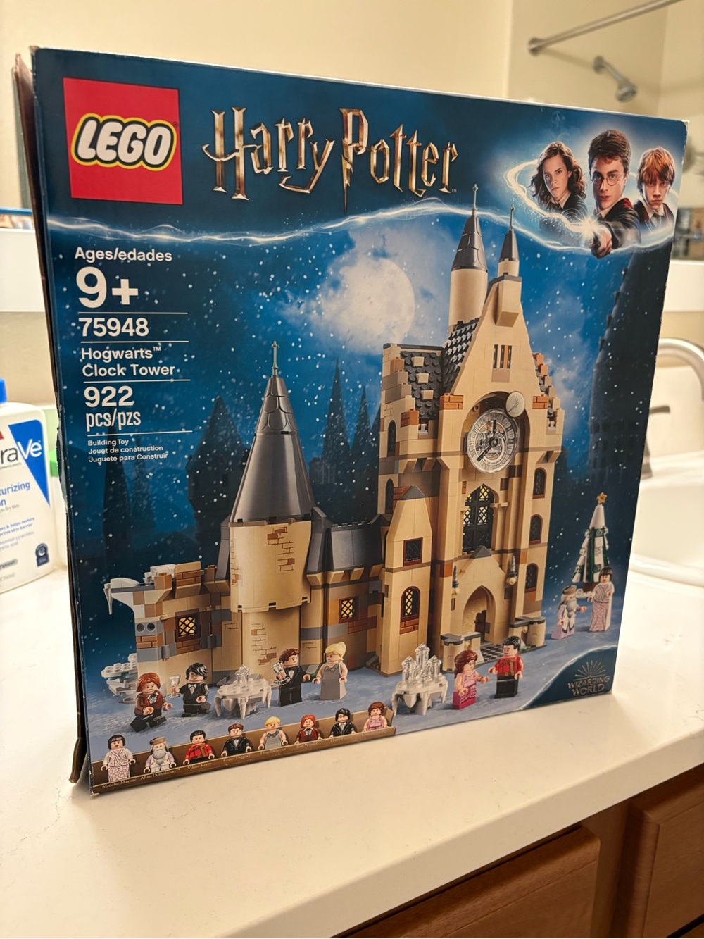 LEGO Harry Potter Hogwarts Clock Tower Set - Tan & Blue